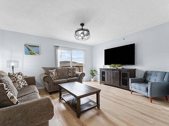 2nd image of 2958 Vineyards Parkway #5