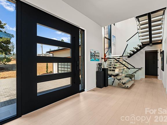 5th image of 6000 Midsomer Rd