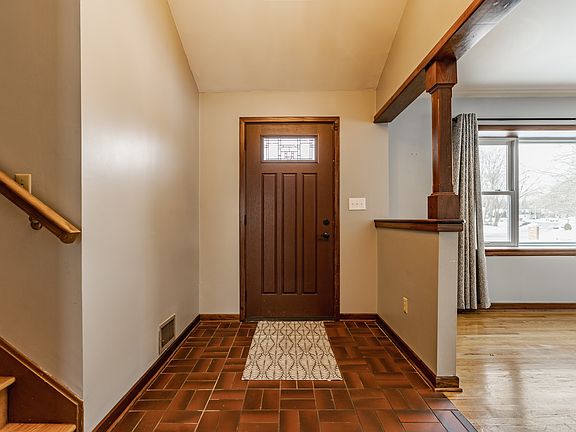 5th image of 7365 Galloway Ave