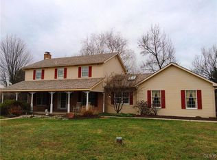 4525 Deerbrook Ct, Walnutport, PA 18088