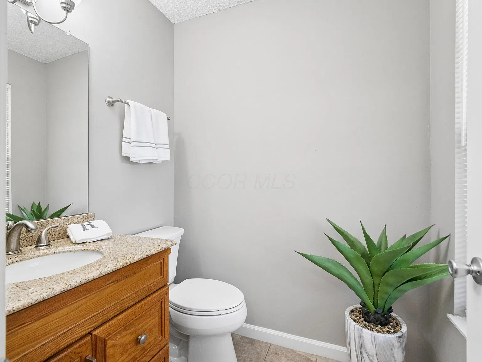 2 bed, 1.5 bath, 1404 sqft, $1,650 — Photo 2