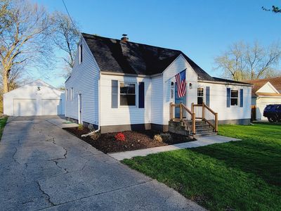 688 Charlotte Ave NW, Grand Rapids, MI, 49504