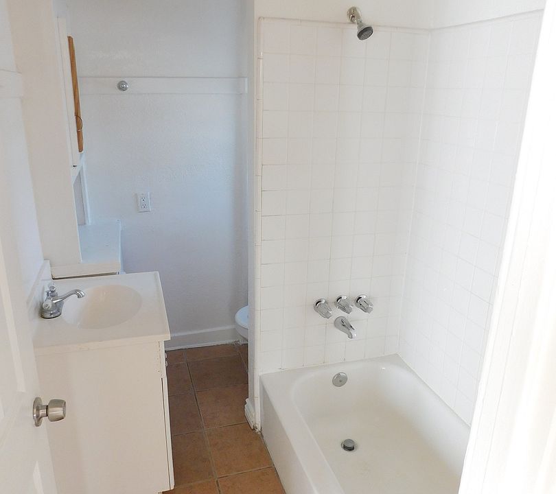 2nd image of 2943 Brighton Ave #2939