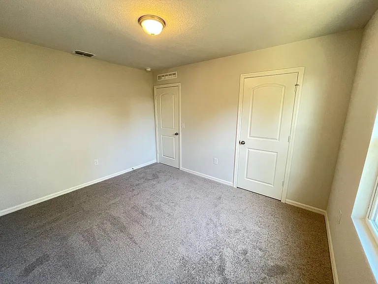 1630 Tench Ct — Photo 12