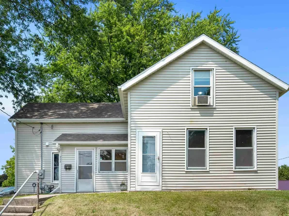 202 S Pine St, West Union, IA 52175