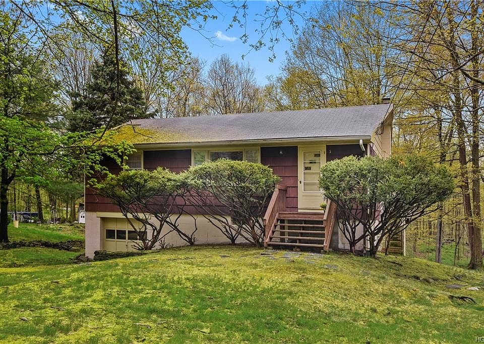 1st image of 5 Galloway Ln