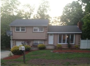 22 Lake Ave, Somerset, NJ 08873
