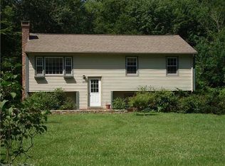 37 Regina Ave, Jewett City, CT 06351