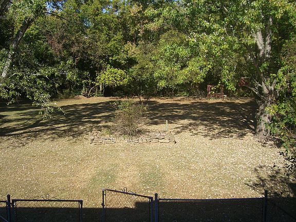 3rd image of 123 Brookhaven Trl