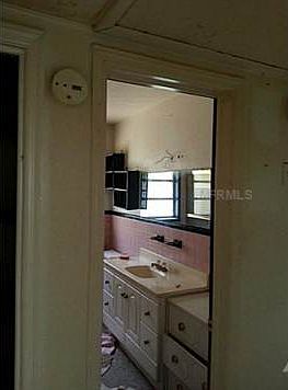 3rd image of 1802 E Shadowlawn Ave