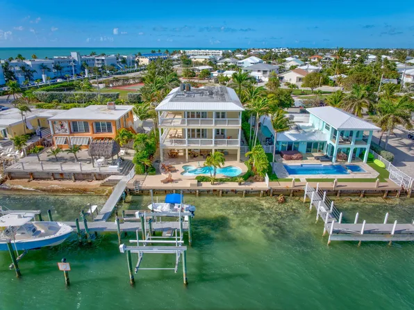 160 1st St, Key Colony Beach, FL 33051