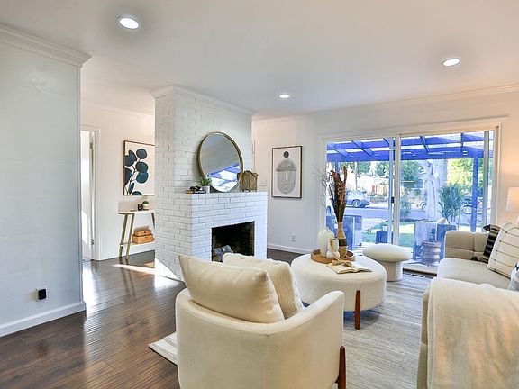 3rd image of 916 Almaden Ave
