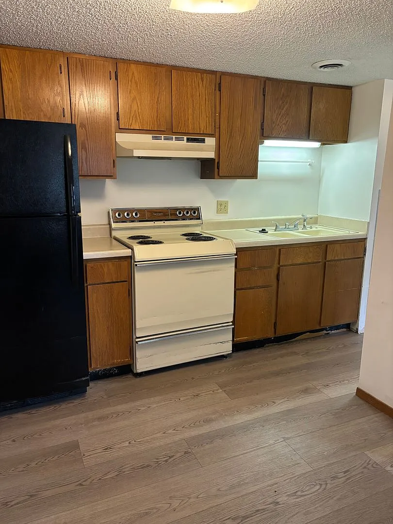 Tim Brooks - Shackleford Apartments — Photo 2
