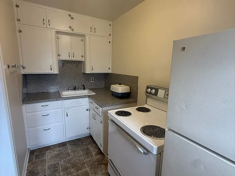 2101 W 1st Ave — Photo 7