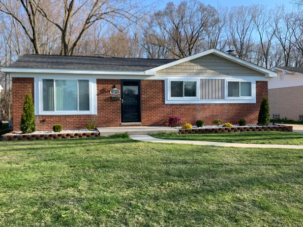 12215 Fairview Dr, Sterling Heights, MI 48312