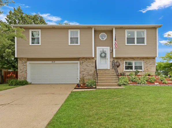 513 White Birch Rd, Lindenhurst, IL 60046