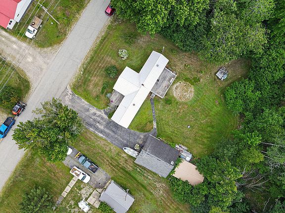 5th image of 69 Penobscot Avenue