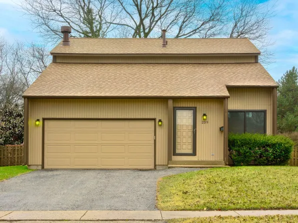 239 Sherwood Dr, Cary, IL 60013