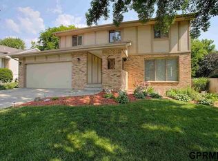 814 E Cary St, Papillion, NE 68046