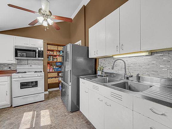 5th image of 5305 4th Ave