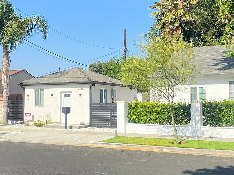 7436 N Ruffner Ave — Photo 1
