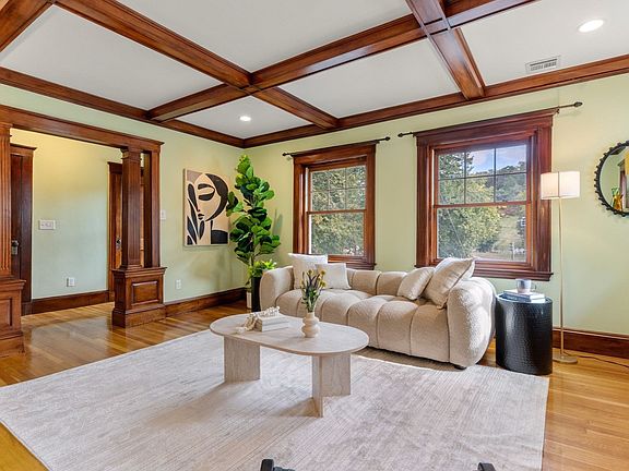 3rd image of 225 Jackson Rd #225