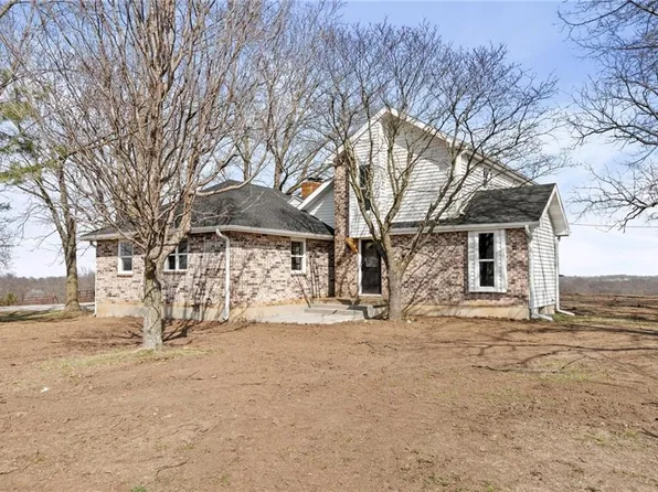 457 SW F Hwy, Centerview, MO 64019