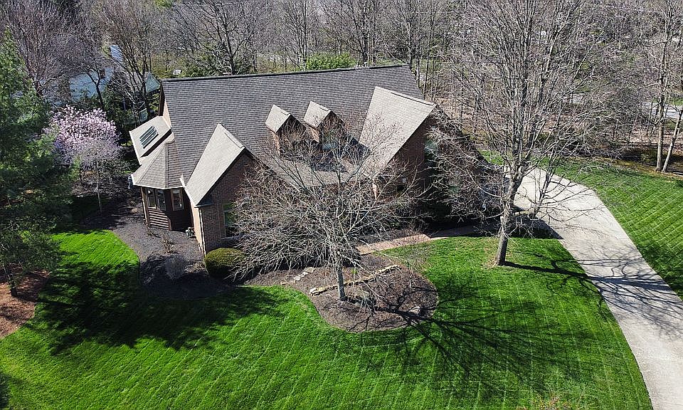2nd image of 7329 Roycroft Ct