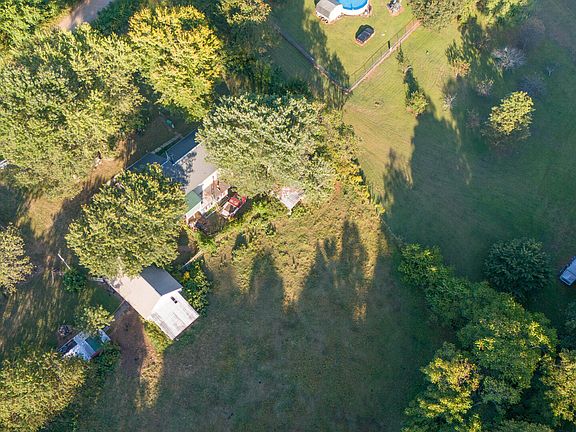3rd image of 1240 Clearwater Dr