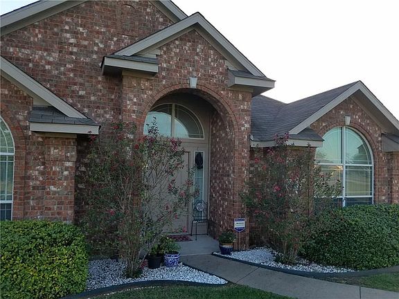 3rd image of 1125 Red River Dr
