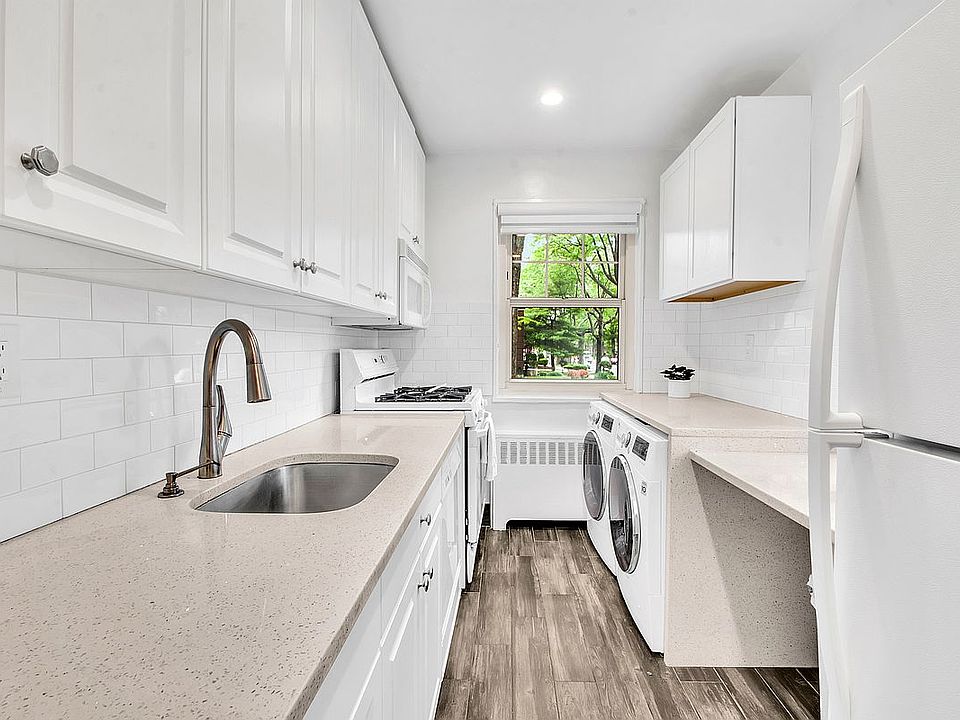 1st image of 253-38 61st Ave #1201