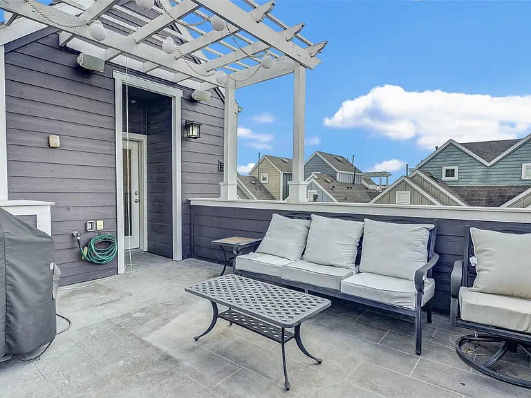 720 N Shepherd Dr — Photo 37