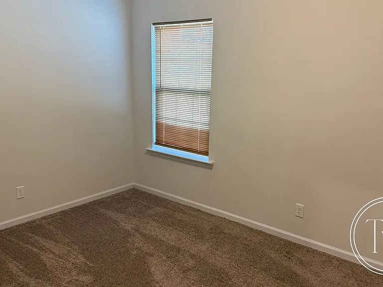 1479 SE Arnold Dr — Photo 7