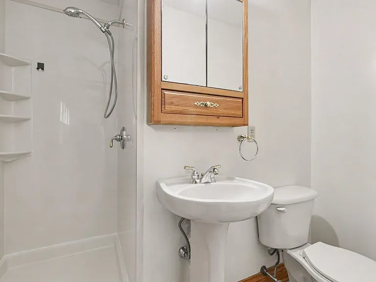 136 Brookside Ave — Photo 13