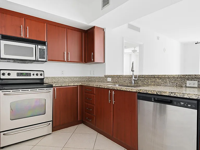403 S Sapodilla Ave #218 — Photo 3