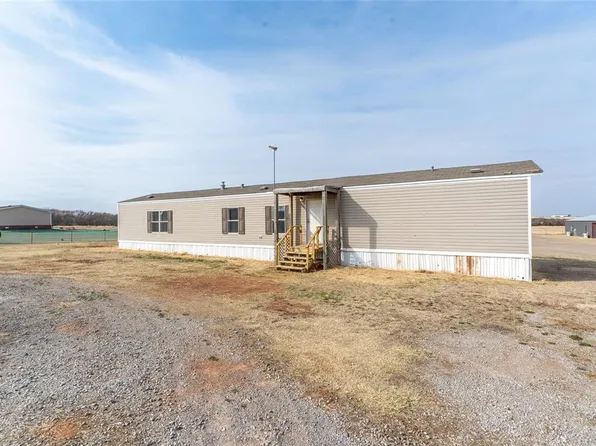 2439 Beverly Ln, Clinton, OK 73601