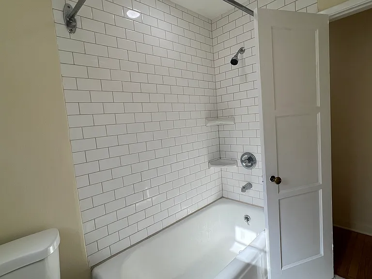 25 Parkwood Dr #4 — Photo 14