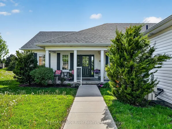 295 Densmore Rd #403, Cobourg, ON K9A 2S7