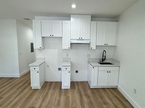 4th image of 5201 E Anaheim Rd #9