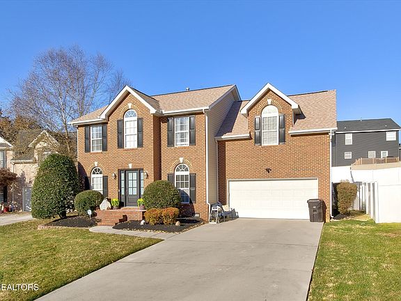 2nd image of 3109 Champions Trail Ln