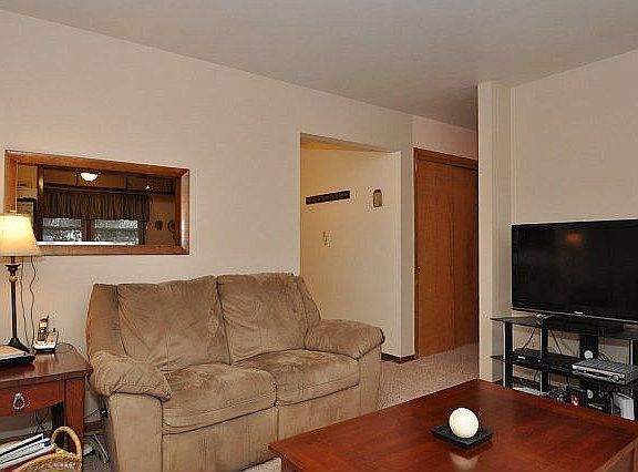 3rd image of 1731 W Wood Ave