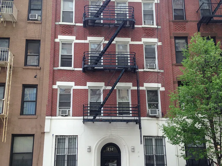 232 E 95th St #2C — Photo 5