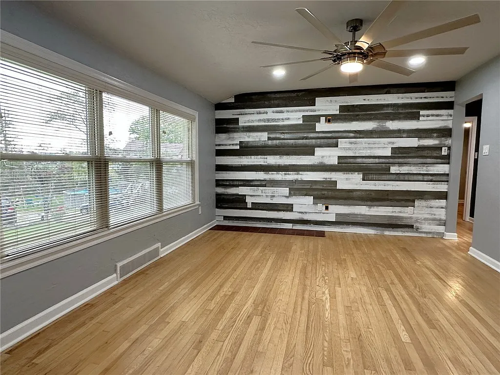 2 bed, 1.5 bath, 792 sqft, $1,350 — Photo 4