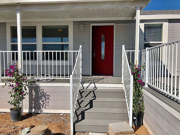 Entry w/ steel screen door