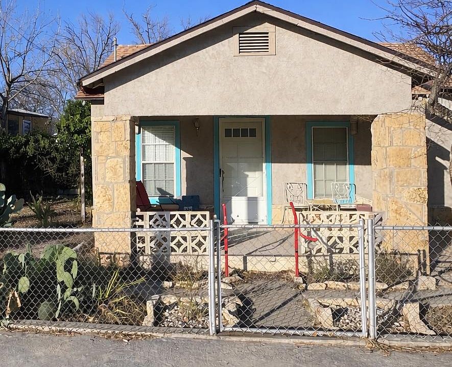 1st image of 315 E Oak St