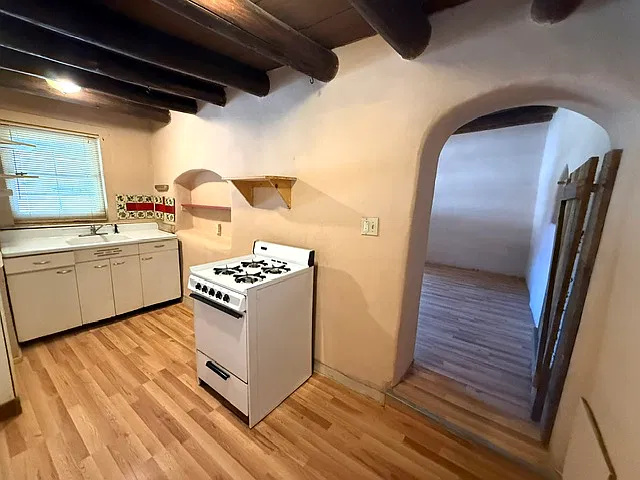 1 bed, 600 sqft, $975 — Photo 2