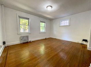 20-58 27th St #1A, Astoria, NY 11105