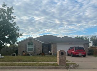 1106 Crooked Creek Ct, Midlothian, TX 76065