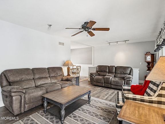 3rd image of 309 Birch Bark Drive