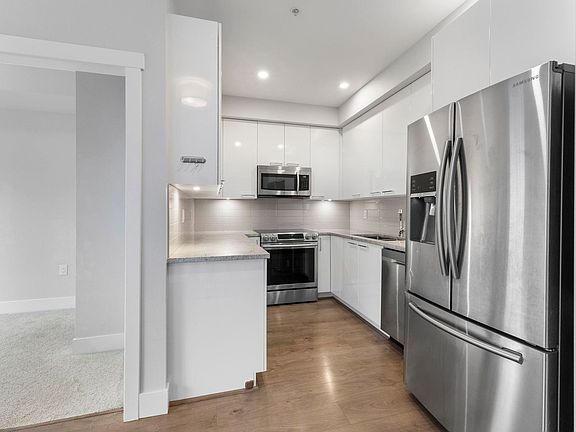 5th image of 22315 122nd Ave #106